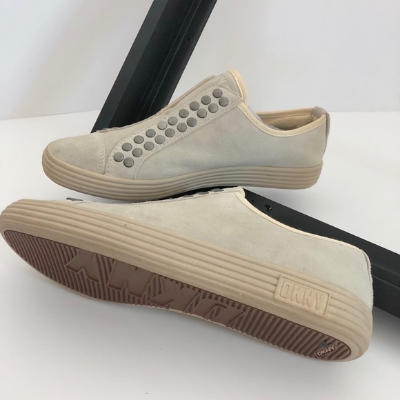 DKNY Suede Leather Embellished Studs Off White - Picture 4 of 8